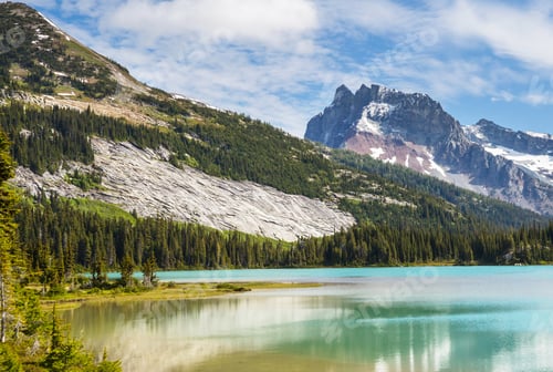 Preview: Mountain lake