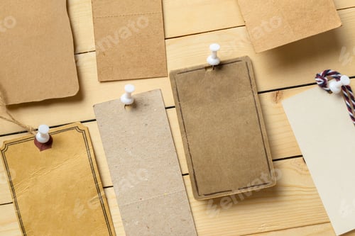 Preview: label on wooden background