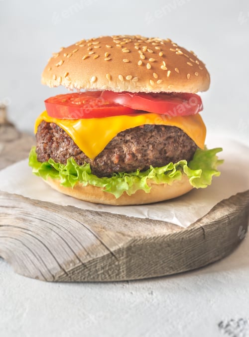 Preview: Hamburger on the wooden board