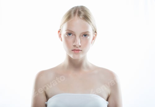 Preview: Beautiful woman young modelpure healthy skin