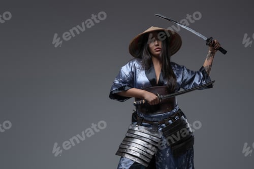 Preview: Eastern woman samurai with kasa and katanas