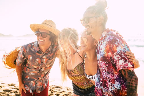 Preview: Group of cute friends people hug together and pose for a picture smiling - cheerful pretty young