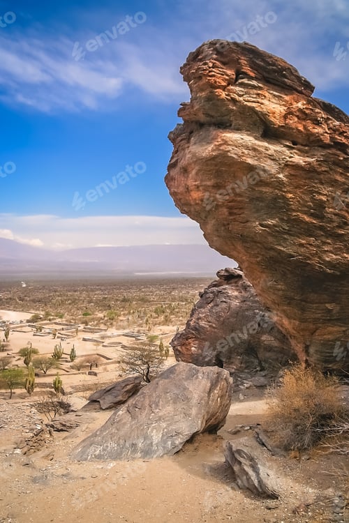 Preview: Large rocky among the Quilmes ruins