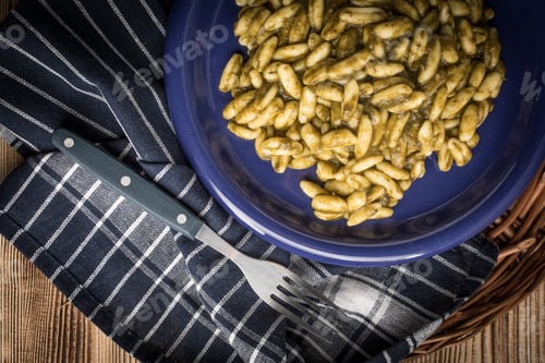 Preview: Cavatelli pasta with fresh spinach sauce.