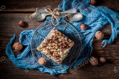 Preview: Homemade and fresh meringue with chocolate and nuts
