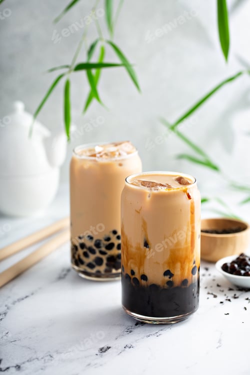 Preview: Boba milk tea in a tall glass with ice