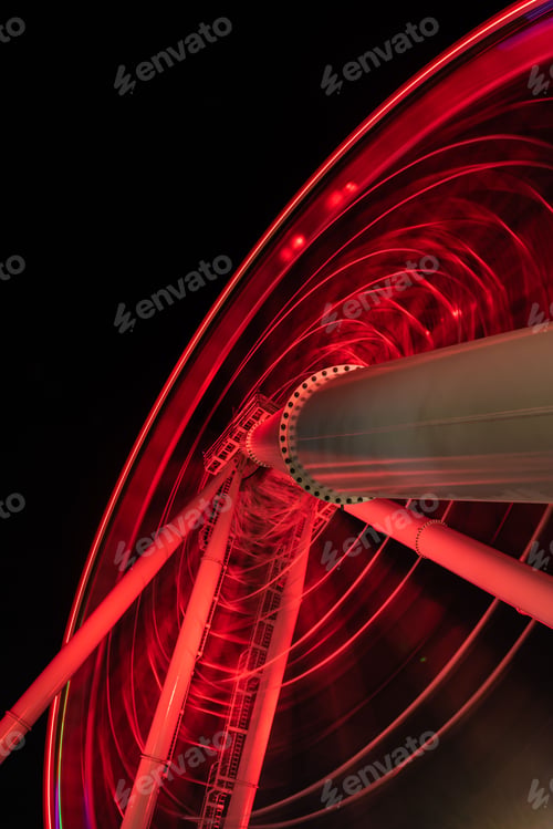 Preview: Vibrant ferris wheel at night in Montreal, Quebec