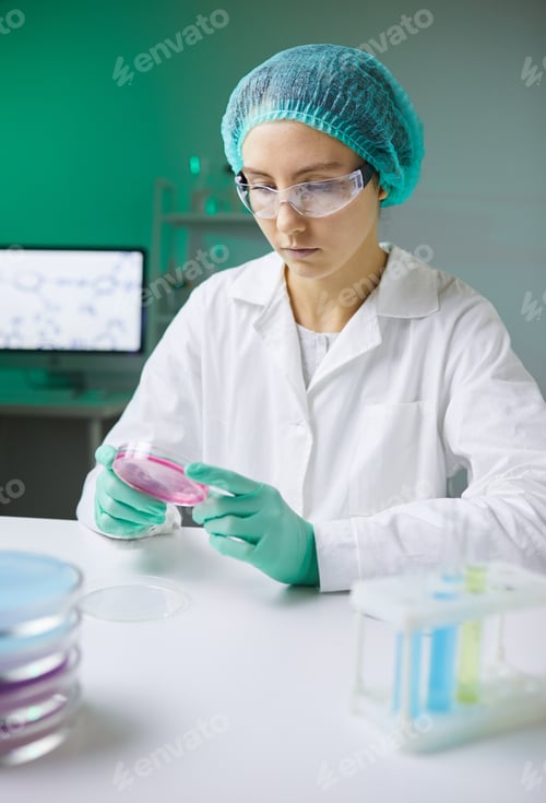 Preview: Female Technician in Pharmaceutical Laboratory