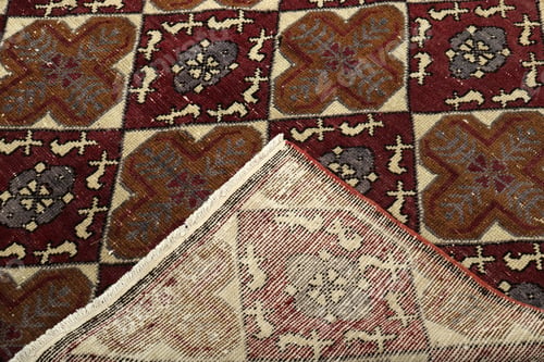 Preview: Textures and patterns in color from woven carpets