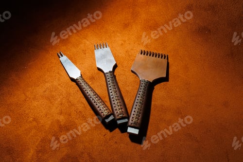 Preview: Production of handicrafts from genuine leather. Tools for making leather goods and pieces of brown