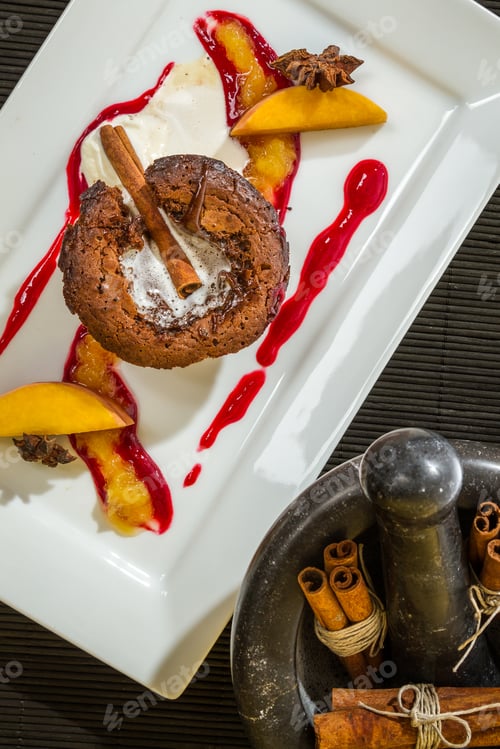 Preview: Dessert muffin with cinnamon and vanilla cream