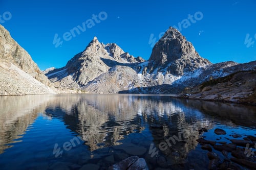 Preview: Mountains lake