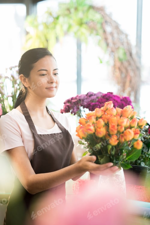 Preview: Work in florist shop