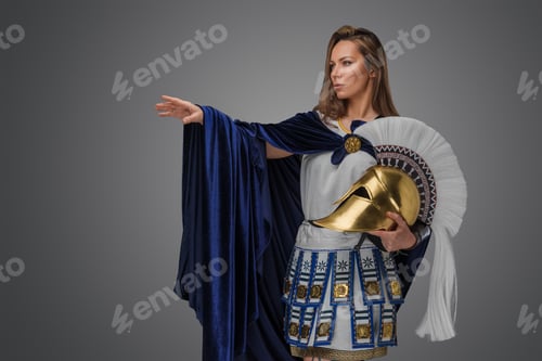 Preview: Greek warlord woman from past with golden plumed helmet