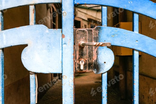 Preview: Mortise lock in closed gates of city courtyard