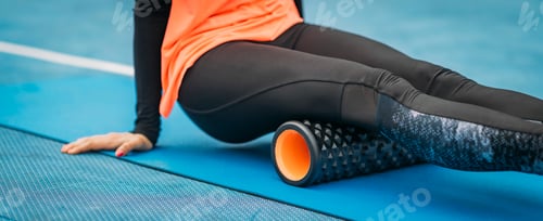 Preview: Female Athlete using Foam Roller