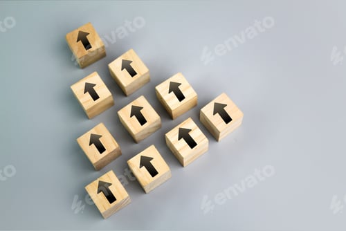 Preview: wooden cube with the direction according to the arrow in front.