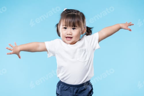 Preview: Lovely baby girl open hand palm