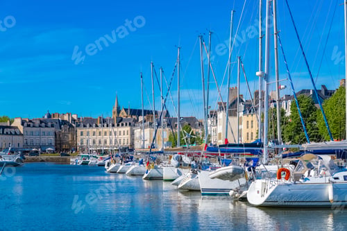 Preview: Vannes, city in Brittany, boats in the harbor