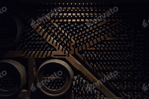 Preview: Elegant dark wine cellar