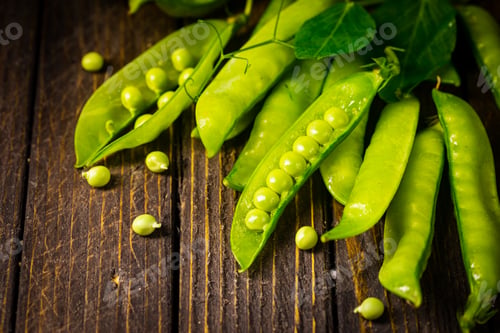 Preview: Pods of green peas