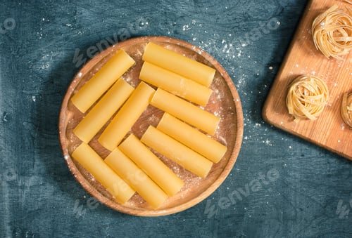Preview: The dry Italian pasta