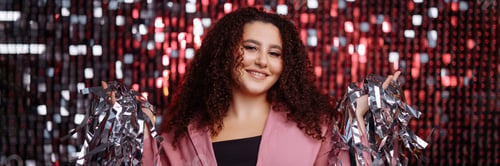 Preview: Banner girl with a curly hairstyle