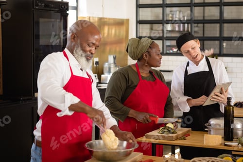Preview: Chefs cooking together