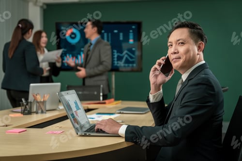 Preview: Modern Asian businessman with high confidence Committed to working together