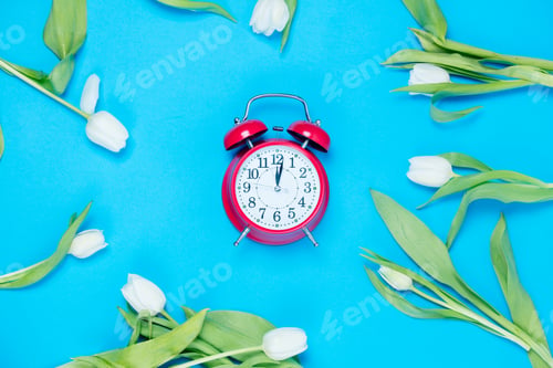 Preview: clock and tulips