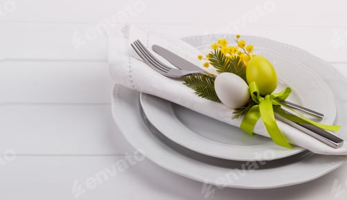 Preview: Easter dinner table setting