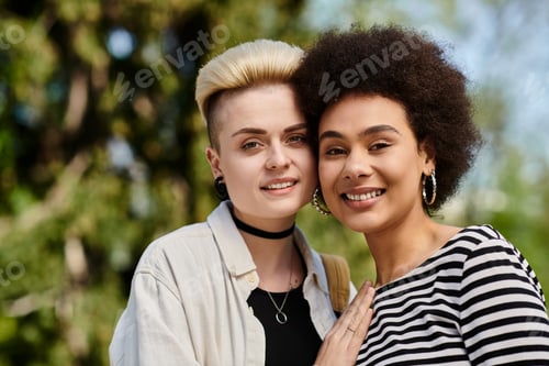 Preview: Serene sisters capturing natures beauty