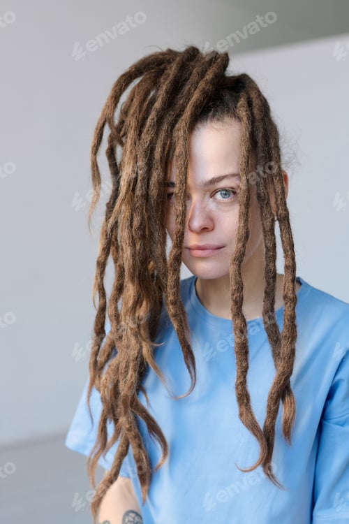 Preview: Woman with Long Freeform Dreadlocks