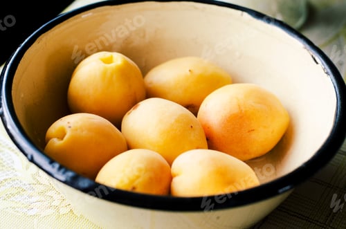 Preview: Apricots