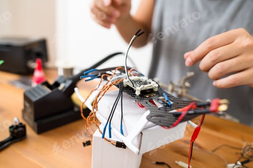 Preview: Connecting the wire on drone