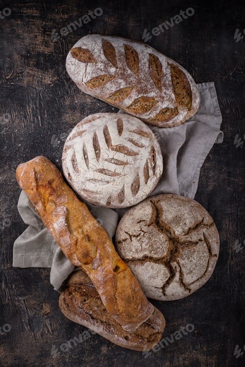 Preview: Fresh homemade bread with a crispy crust