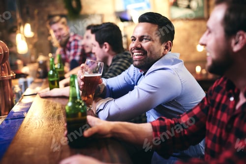 Preview: Spending leisure time in the pub