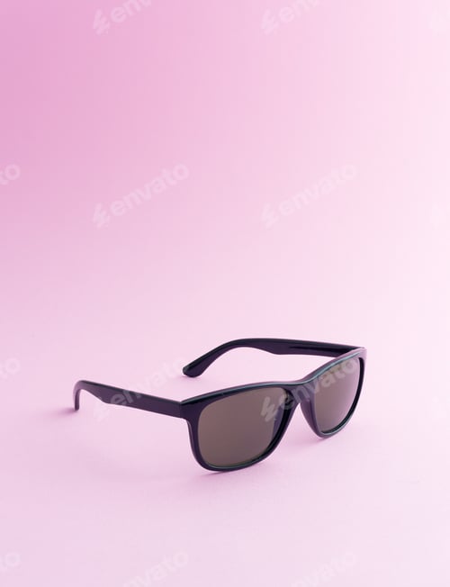 Preview: Black sunglasses