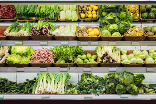 Preview: Fresh green vegetables on the shelf in supermarket