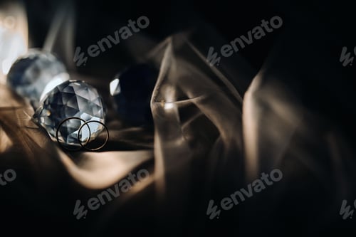 Preview: Close-up of two gold wedding rings for a wedding