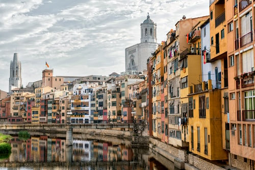 Preview: Girona (Catalunya, Spain) houses along the river