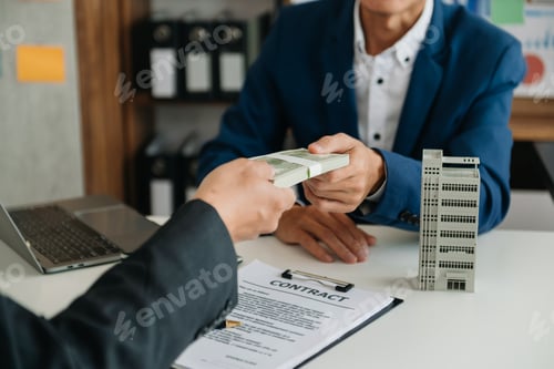 Preview: Customers who choose to buy a condominium room and a bank approve a loan for their purchase