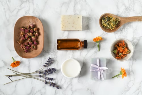 Preview: Arrangement of skin care products