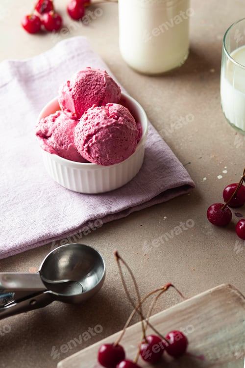 Preview: home-made cherry icecream