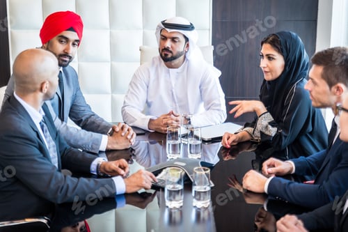 Preview: Business team in Dubai
