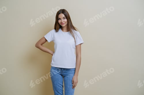 Preview: Female keeps hand on waist, wears casual clothes, ready for going out during weekend