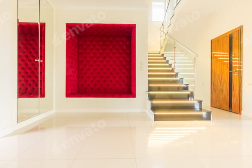 Preview: Bright house corridor