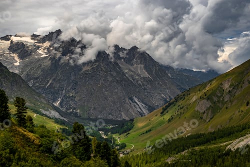 Preview: Beautiful mountainous landscape of Mont Blanc