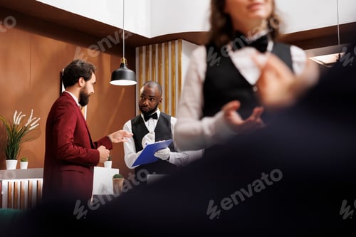 Preview: Employee writing guest information