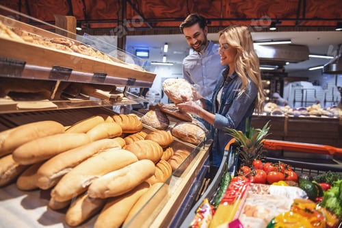 Preview: Couple at the supermarket